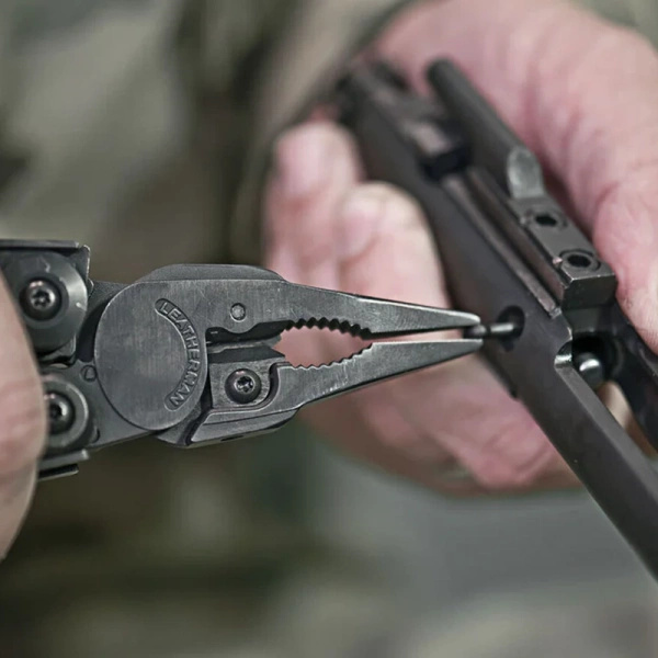 Multitool Leatherman® MUT Czarny + Futerał Green