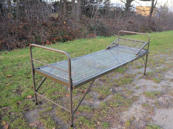 Łóżko Wojskowe Koszarowe Metalowe Bundeswehr Oryginał Demobil BDB