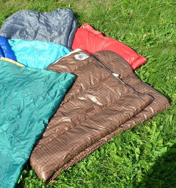 Quilt Type Sleeping Bag "Without A Hood" Used Mix Of Models