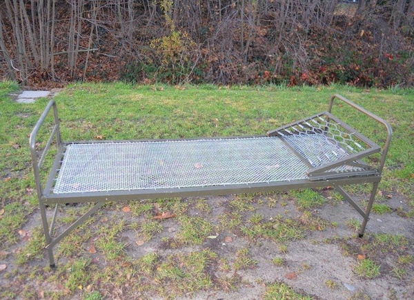 Łóżko Wojskowe Koszarowe Metalowe Bundeswehr Oryginał Demobil BDB