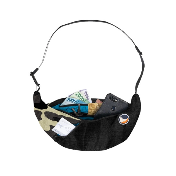 Torba Biodrowa / Nerka Upcycled Sling Back Ticket To The Moon Black / Camo (TMSLB07Camo)